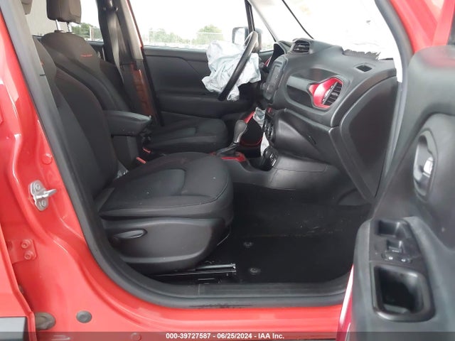 ZACCJBCT8FPB77426 Jeep Renegade Trailhawk