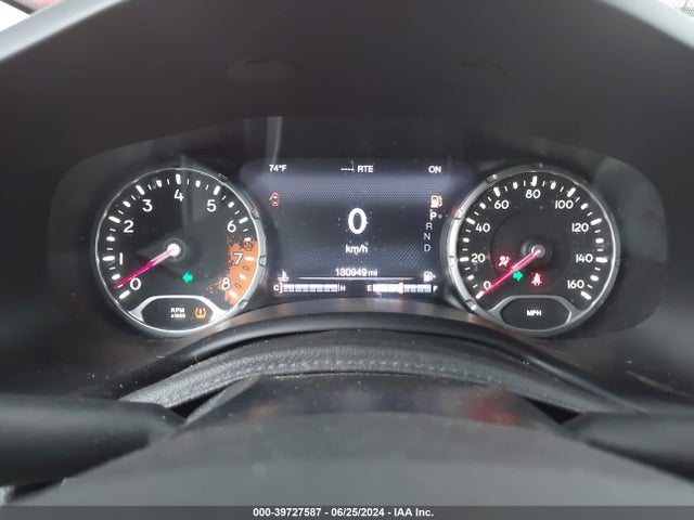 ZACCJBCT8FPB77426 Jeep Renegade Trailhawk