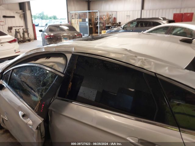 3FA6P0PUXHR372400 Ford Fusion Energi Se Luxury