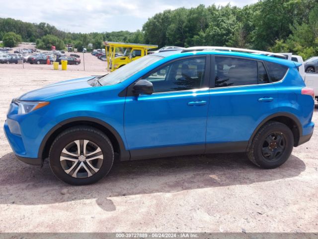 2T3BFREV0GW415437 Toyota RAV4 LE