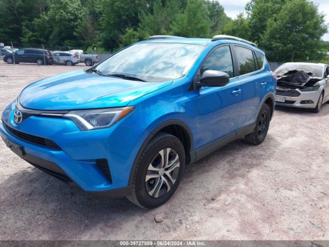 2T3BFREV0GW415437 Toyota RAV4 LE