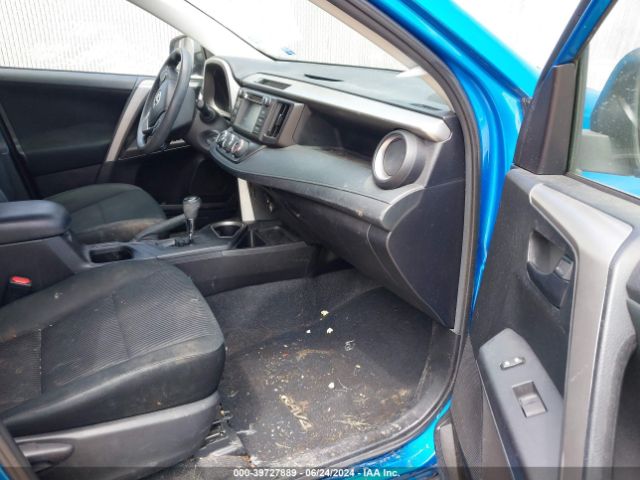 2T3BFREV0GW415437 Toyota RAV4 LE