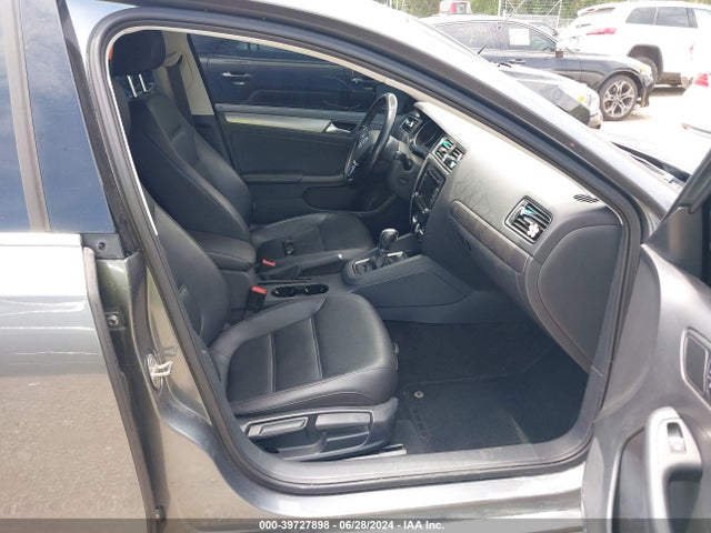 3VWLA7AJ9FM325789 Volkswagen Jetta 2.0l Tdi Se
