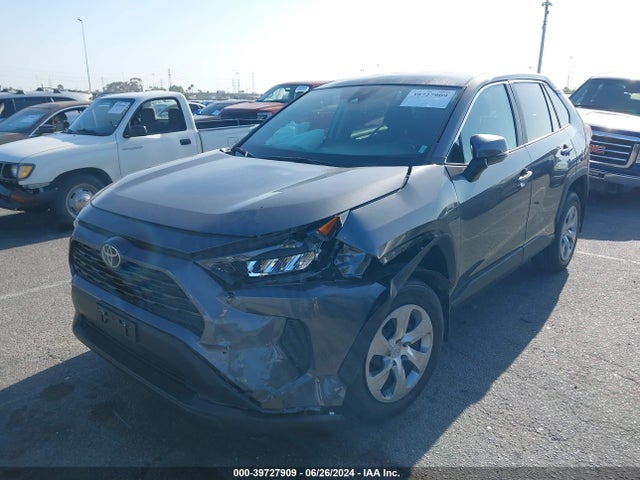 Toyota RAV4 LE 2022 2T3K1RFV5NC209347 Image 2