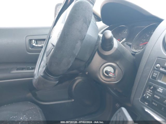 JN8AS5MT8FW669658 Nissan Rogue Select S