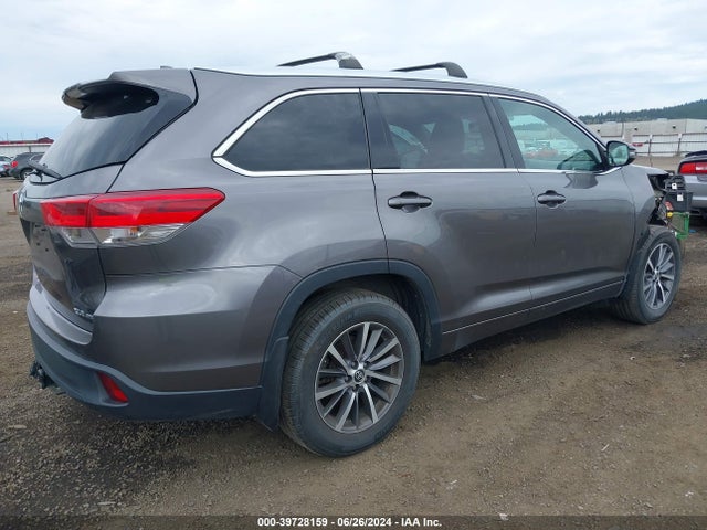 Toyota Highlander Xle 2018 5TDJZRFH9JS531370 Image 4