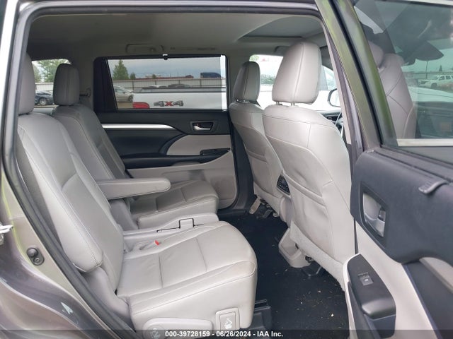 Toyota Highlander Xle 2018 5TDJZRFH9JS531370 Image 8