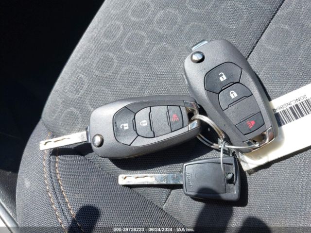 3GNCJNSB6KL196769 Chevrolet TRAX LS