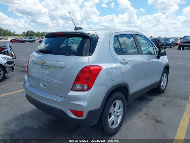 3GNCJNSB6KL196769 Chevrolet TRAX LS