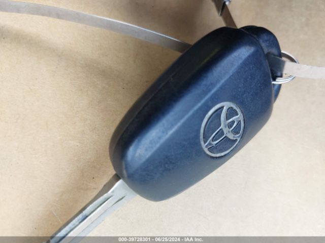5TDZARFH3HS027014 Toyota Highlander Le
