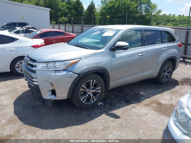 5TDZARFH3HS027014 Toyota Highlander Le