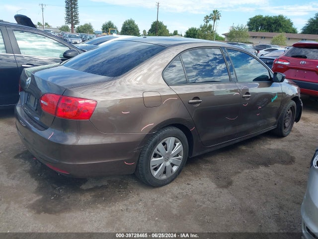 3VW2K7AJ2EM239831 Volkswagen Jetta 2.0l S