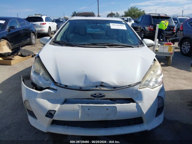JTDKDTB34E1574799 Toyota Prius C One