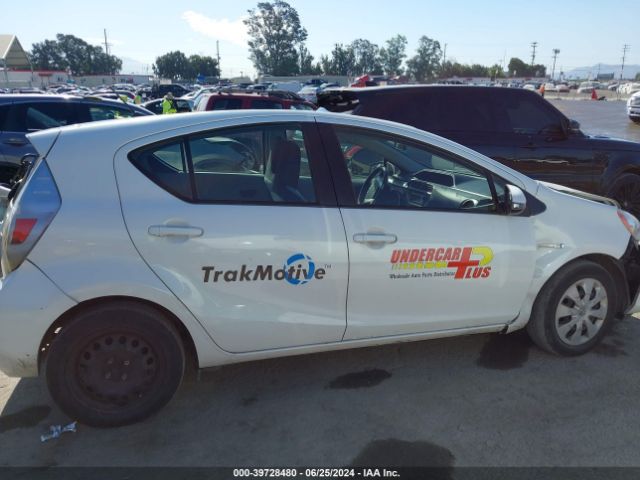 JTDKDTB34E1574799 Toyota Prius C One