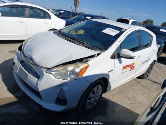 JTDKDTB34E1574799 Toyota Prius C One