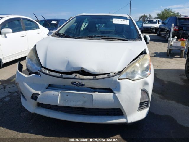 JTDKDTB34E1574799 Toyota Prius C One