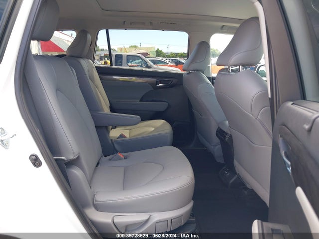 Toyota Highlander Hybrid Platinum 2021 5TDEBRCH3MS018033 Image 8