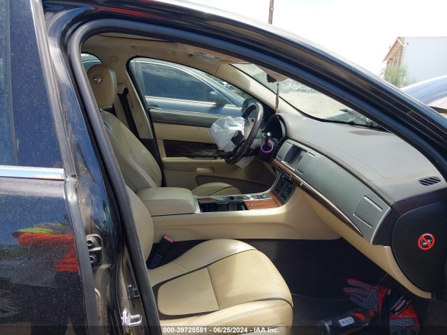 2012 JAGUAR XF SAJWA0HBXCLS25155 Photo 4