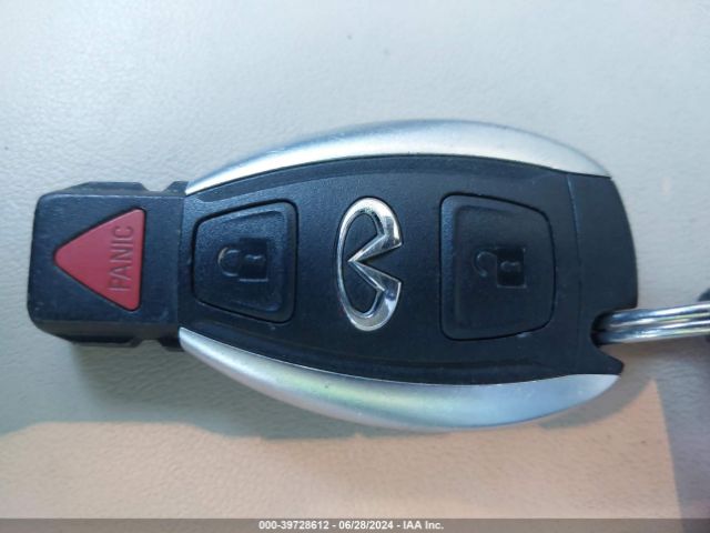 SJKCH5CR9JA049865 Infiniti Qx30 Premium