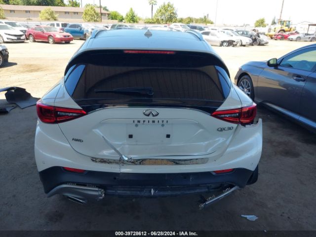 SJKCH5CR9JA049865 Infiniti Qx30 Premium