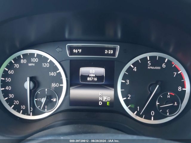 SJKCH5CR9JA049865 Infiniti Qx30 Premium