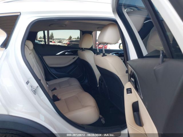 SJKCH5CR9JA049865 Infiniti Qx30 Premium