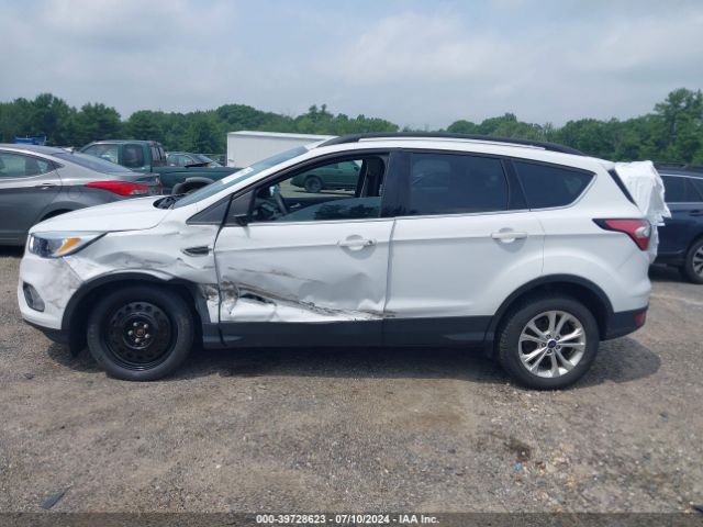 1FMCU9GD6JUC37550 Ford ESCAPE SE