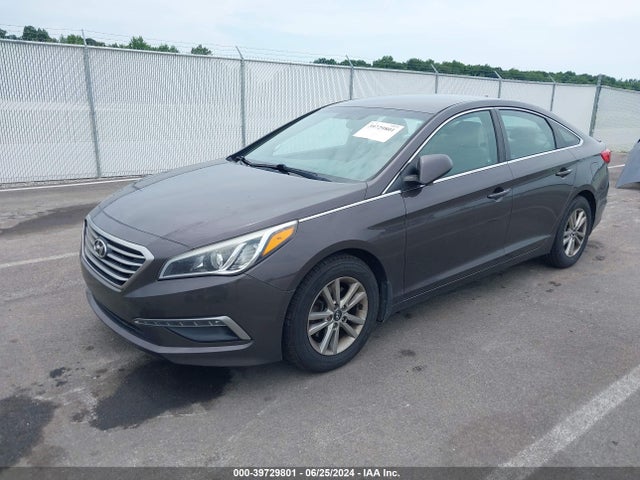 Hyundai SONATA SE 2015 5NPE24AF5FH161966 Image 2