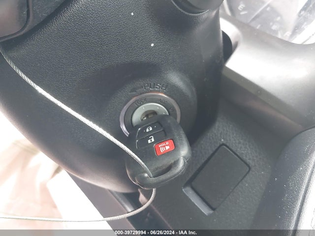 Toyota RAV4 LE 2017 JTMZFREV0HD104409 Image 11