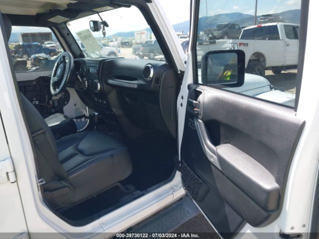 1C4BJWEG3EL315797 Jeep Wrangler Unlimited Sahara
