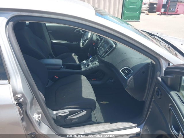 Chrysler 200 Limited 2015 1C3CCCAB4FN625247 Image 5
