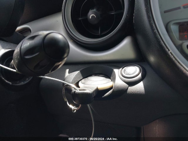 2010 MINI COOPER CLUBMAN WMWML3C50ATX38105 Photo 10