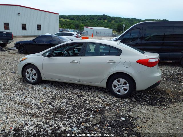 KNAFK4A64E5092607 KIA FORTE LX