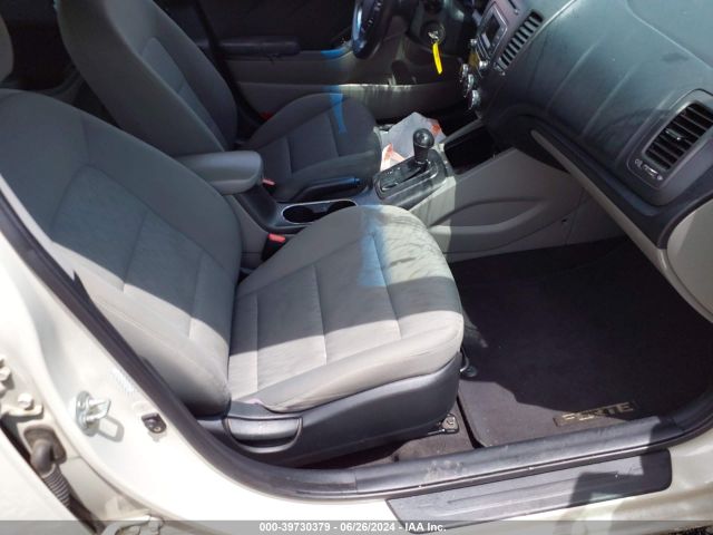 KNAFK4A64E5092607 KIA FORTE LX