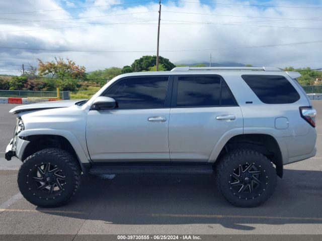 JTEZU5JR9J5185381 Toyota 4RUNNER SR5