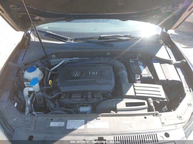 1VWAT7A31FC028407 Volkswagen Passat 1.8t Wolfsburg Edition