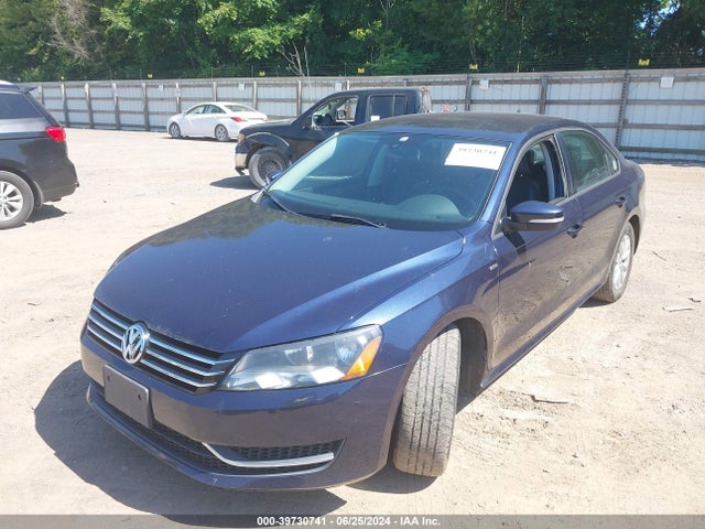 1VWAT7A31FC028407 Volkswagen Passat 1.8t Wolfsburg Edition