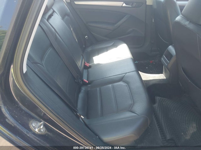 1VWAT7A31FC028407 Volkswagen Passat 1.8t Wolfsburg Edition