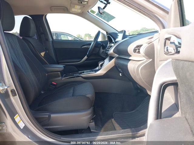 2018 MITSUBISHI ECLIPSE CROSS JA4AT5AA3JZ070180 Photo 4