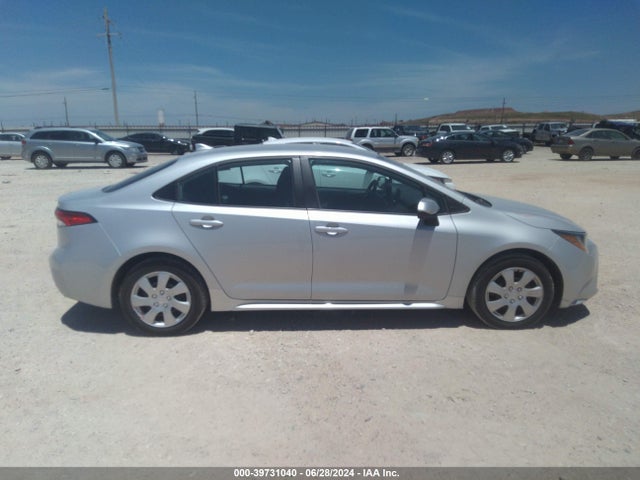 Toyota COROLLA LE 2022 5YFEPMAE0NP335503 Image 13