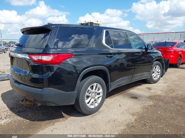 Chevrolet Traverse Ls 2018 1GNERFKW5JJ246884 Image 4