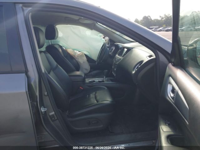 5N1DR2MN3HC635938 Nissan Pathfinder Sl