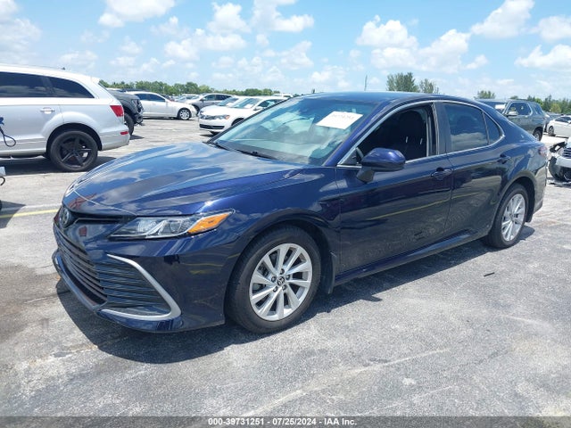 Toyota CAMRY LE 2022 4T1C11AK1NU649415 Image 2