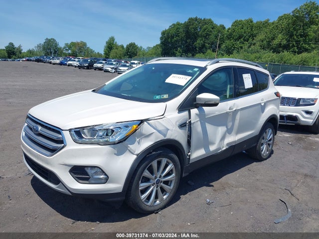 Ford Escape Titanium 2017 1FMCU9J95HUC71607 Image 2