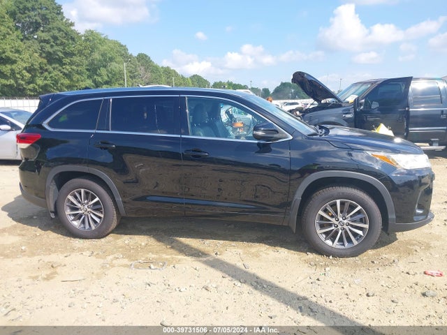 Toyota Highlander Xle 2018 5TDJZRFH3JS906024 Image 13