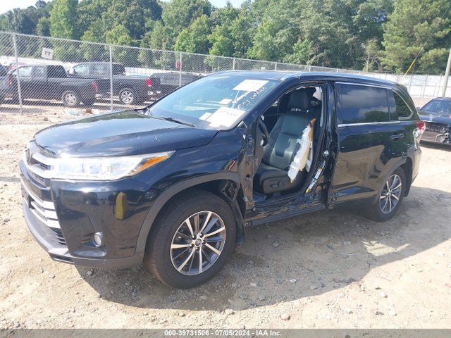 Toyota Highlander Xle 2018 5TDJZRFH3JS906024 Image 2