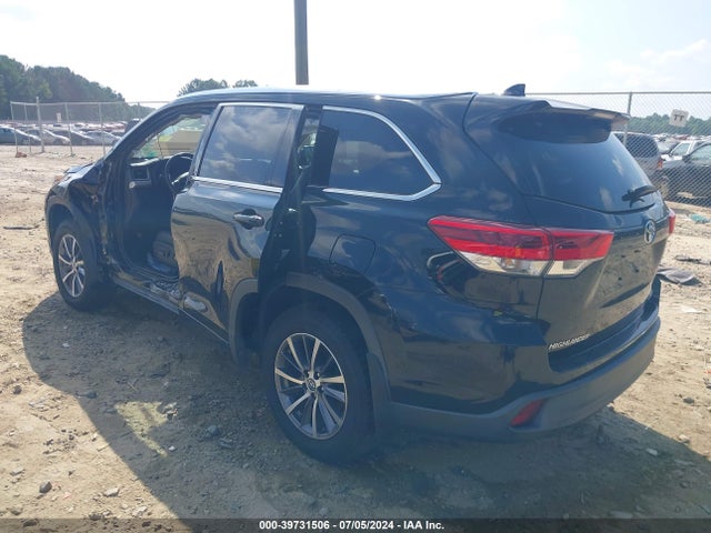 Toyota Highlander Xle 2018 5TDJZRFH3JS906024 Image 3