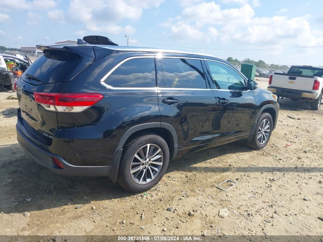 Toyota Highlander Xle 2018 5TDJZRFH3JS906024 Image 4
