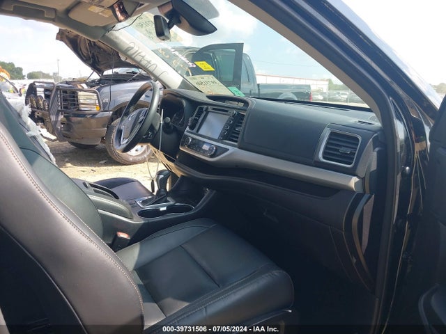 Toyota Highlander Xle 2018 5TDJZRFH3JS906024 Image 5