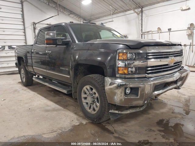 2016 1GC1KWEG6GF214070 main image